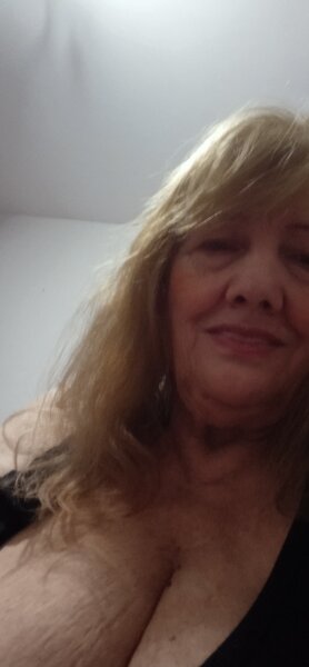 Doamna 50+ ofer masaj dulce,